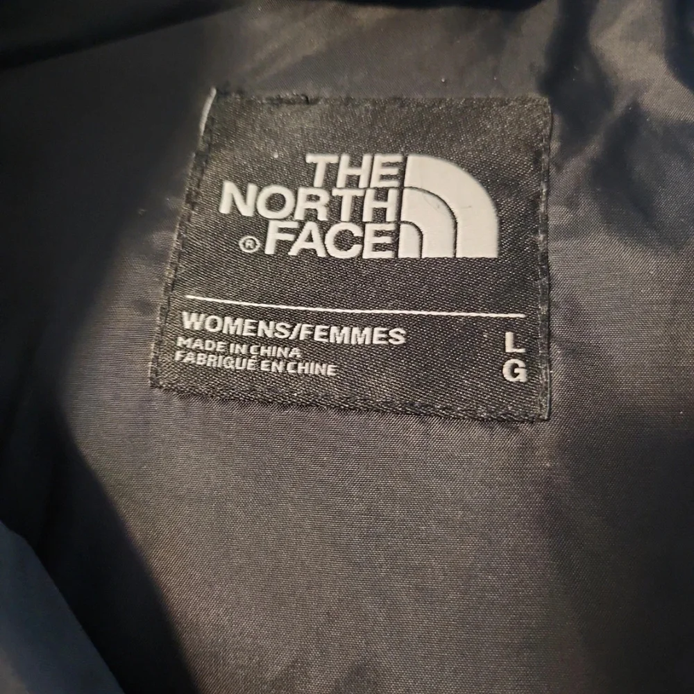 Metallic Gold Puffer Jacket - Picture 3 of 10